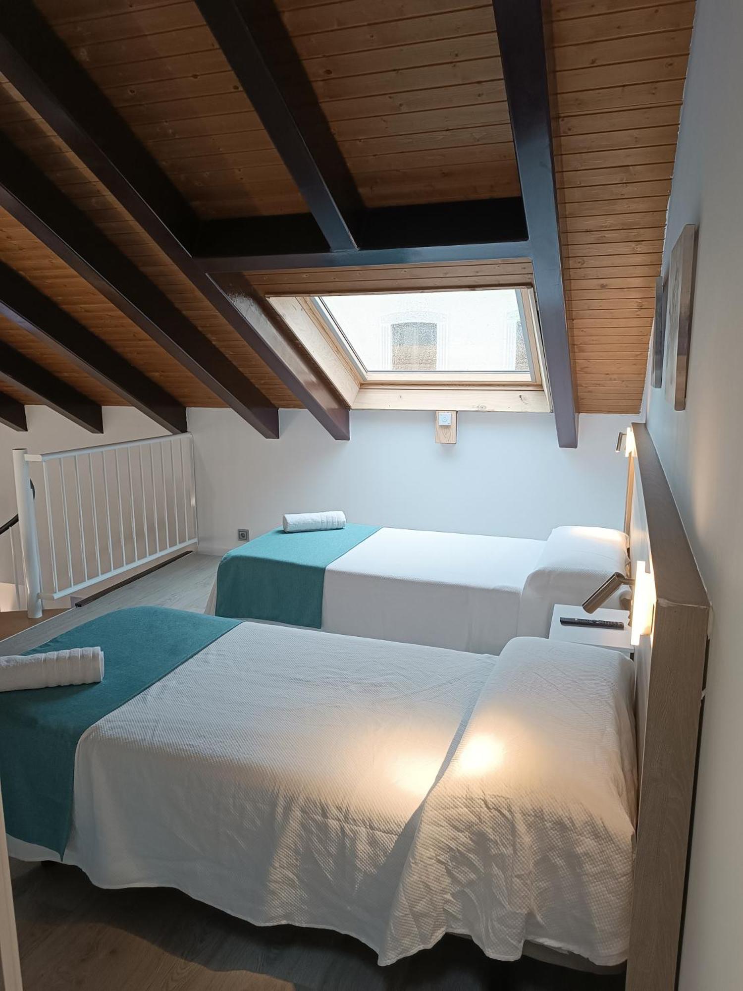 Apartamentos Turisticos Avila Puerta De Los Leales 1-2 Buitenkant foto