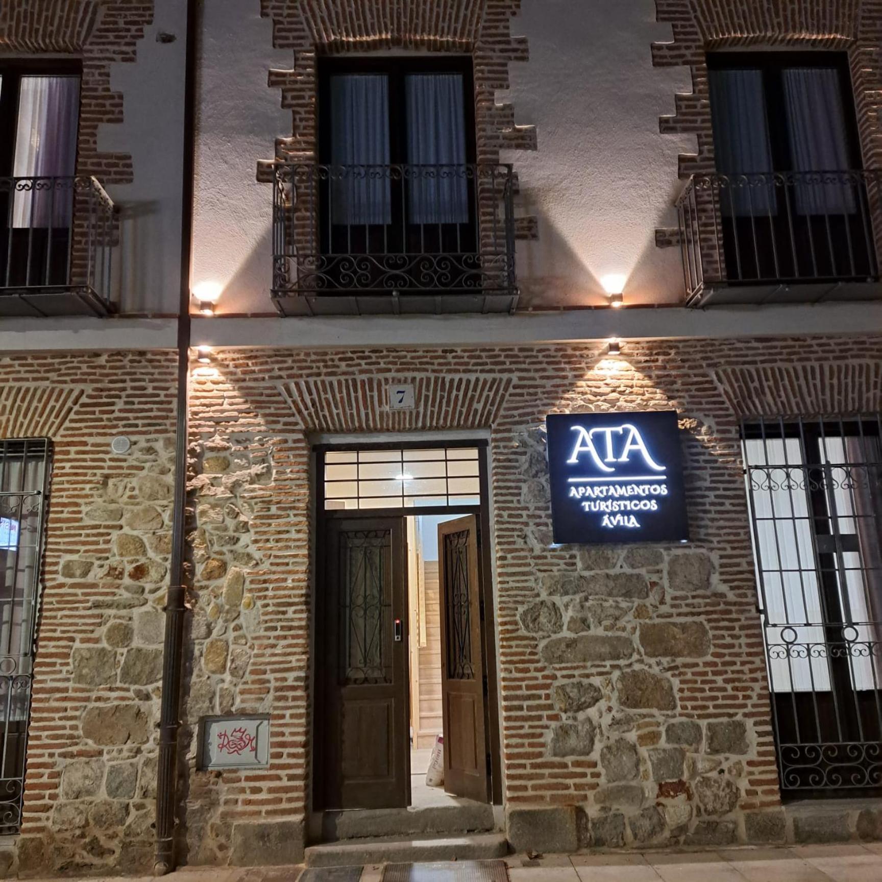 Apartamentos Turisticos Avila Puerta De Los Leales 1-2 Buitenkant foto